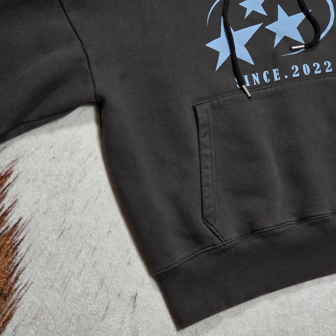 차콜 블루 스타 별 로고 약기모 후드티 상품이미지3