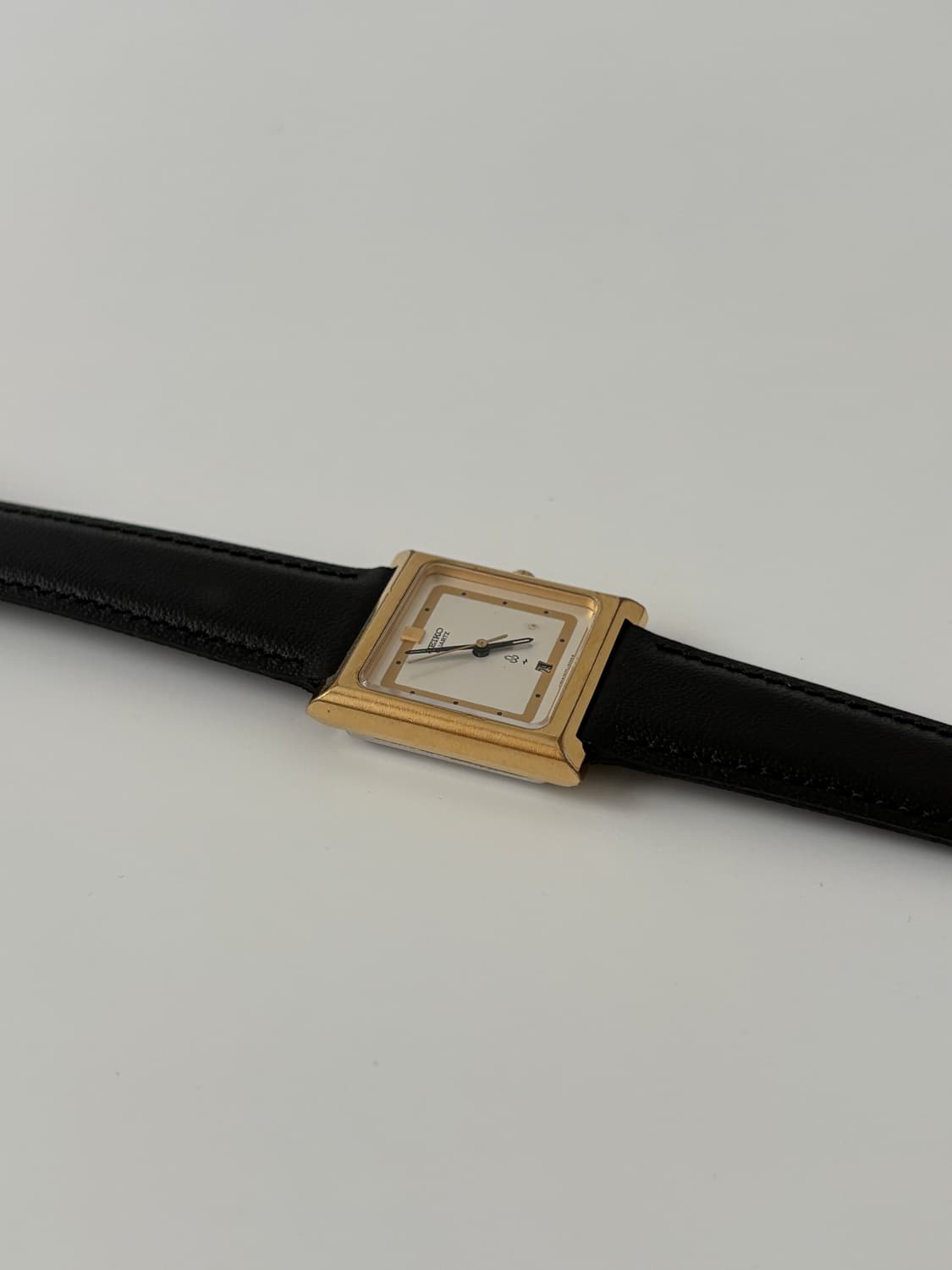 80s white dial gold mini tank quartz 상품이미지6