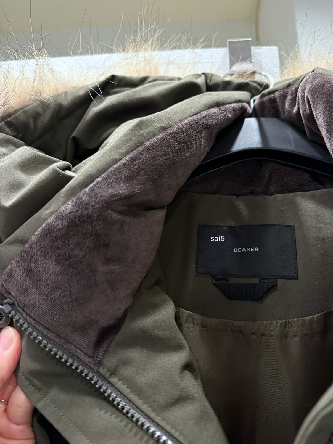 비이커 라쿤 구스 롱패딩  상품이미지4