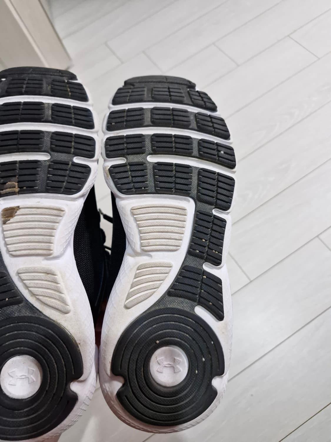 언더아머 차치드 9 런닝화 250 상품이미지4