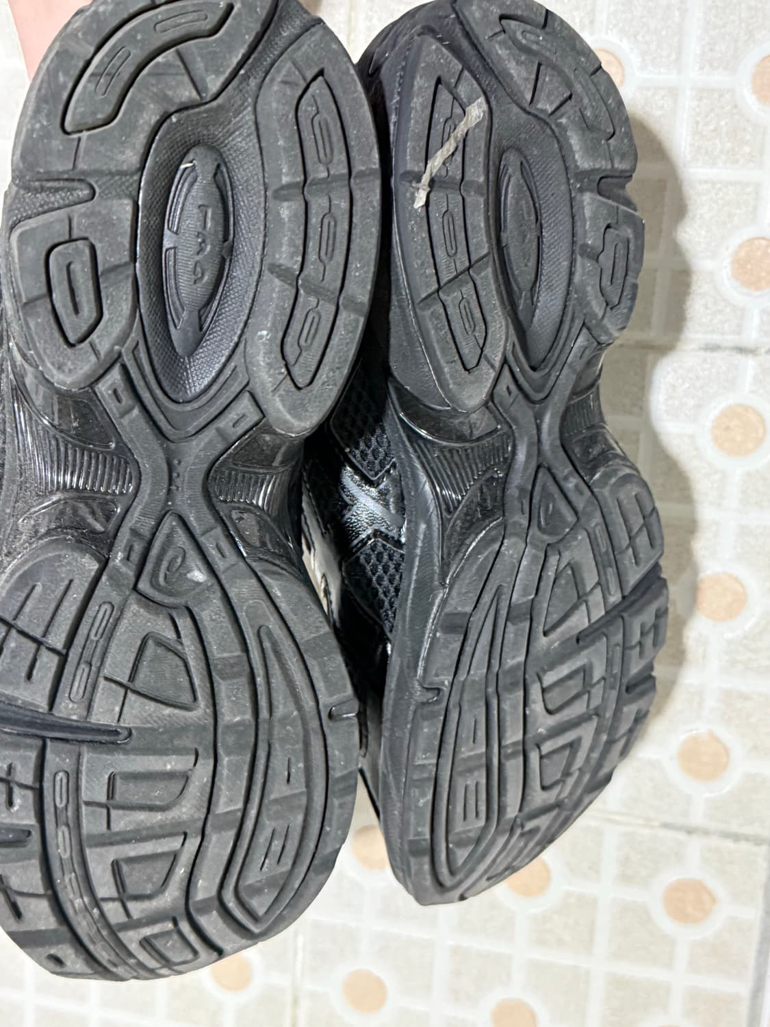 [270]아식스 젤 1130 블랙 그래파이트 그레이 상품이미지3