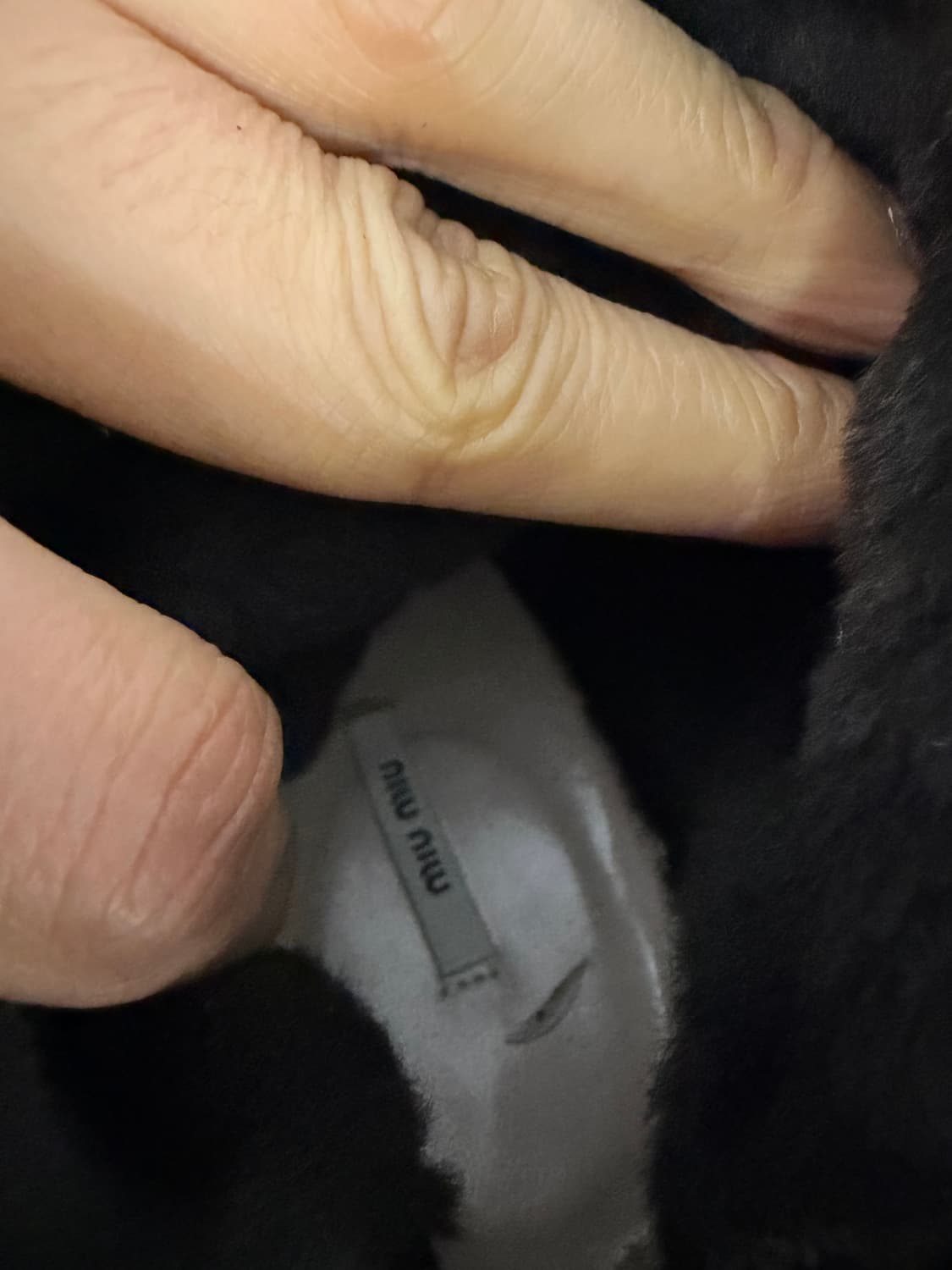 정품) 미우미우 스웨이드 스터드 장식 털부츠 38 상품이미지7