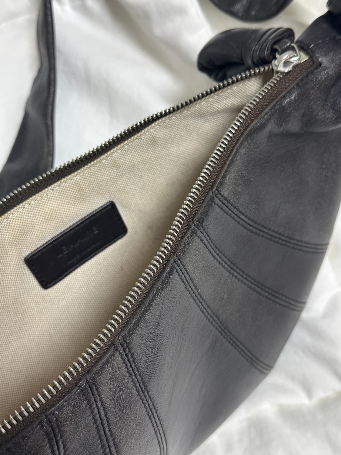 르메르 스몰 크루아상백 상품이미지7