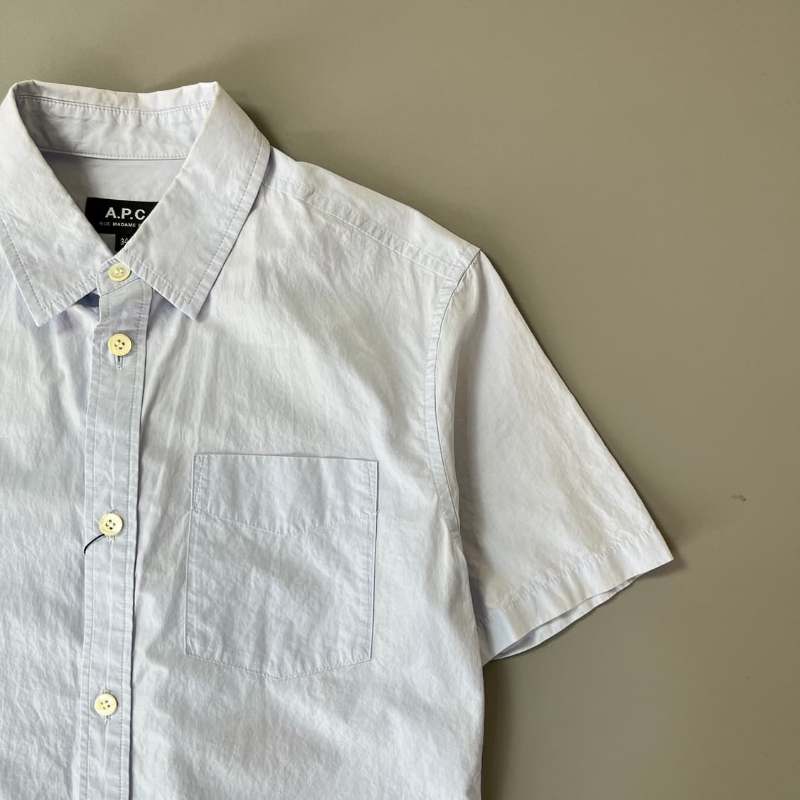 A.P.C. 라이트블루 버튼다운 반팔셔츠 xs 상품이미지4