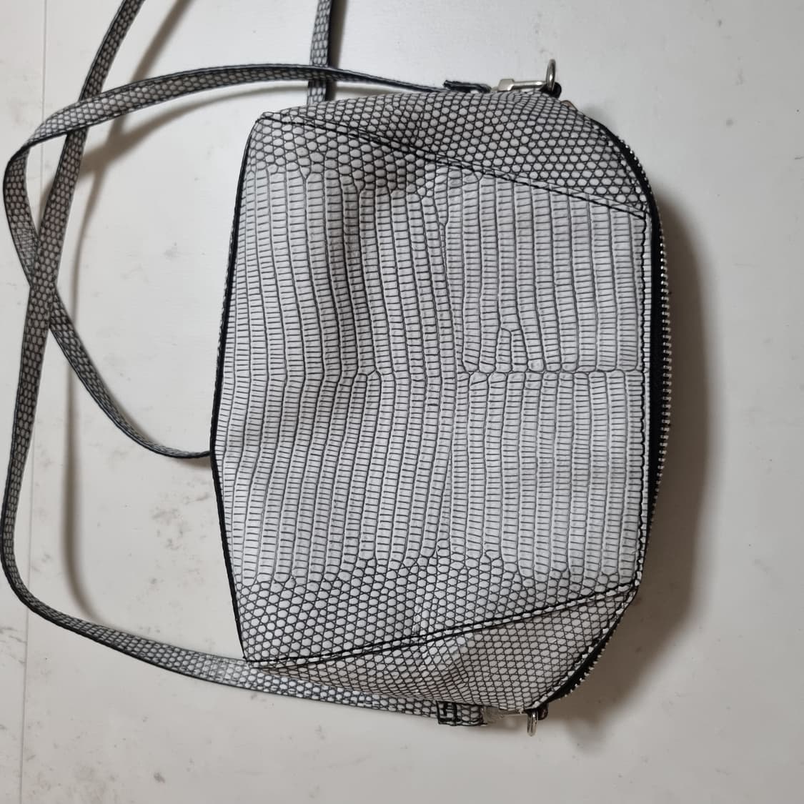 브레라 화이트 리자드 백팩 상품이미지3