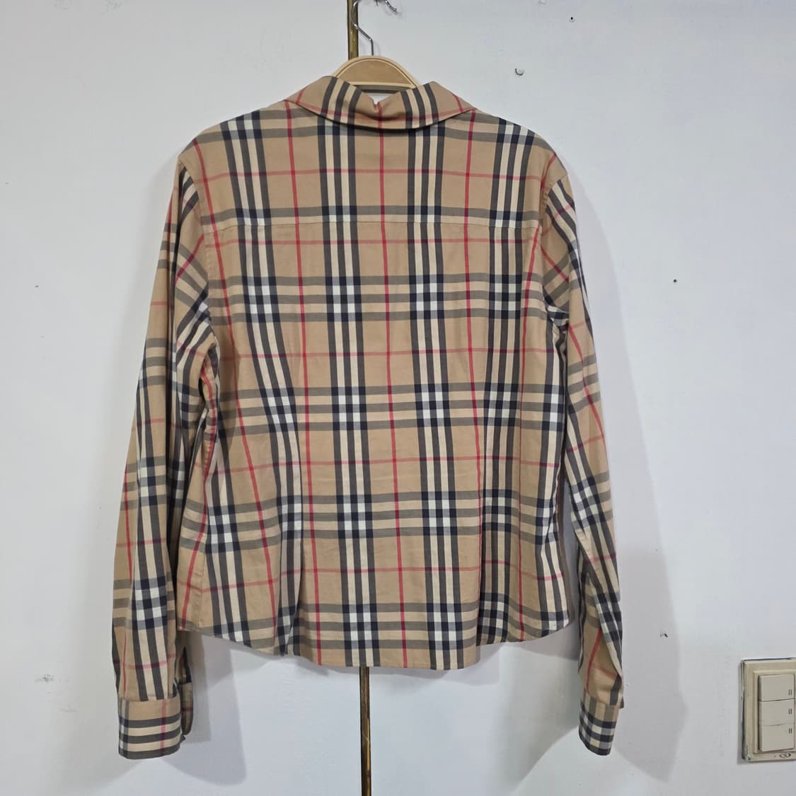 정품) 버버리 여성 클래식 체크 긴팔 숏 셔츠 세미 크롭 XL 상품이미지2