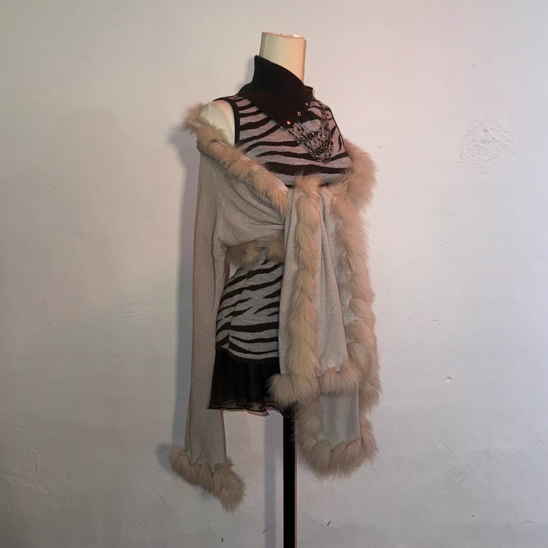 토끼 퍼 트림 언발란스 가디건 상품이미지5