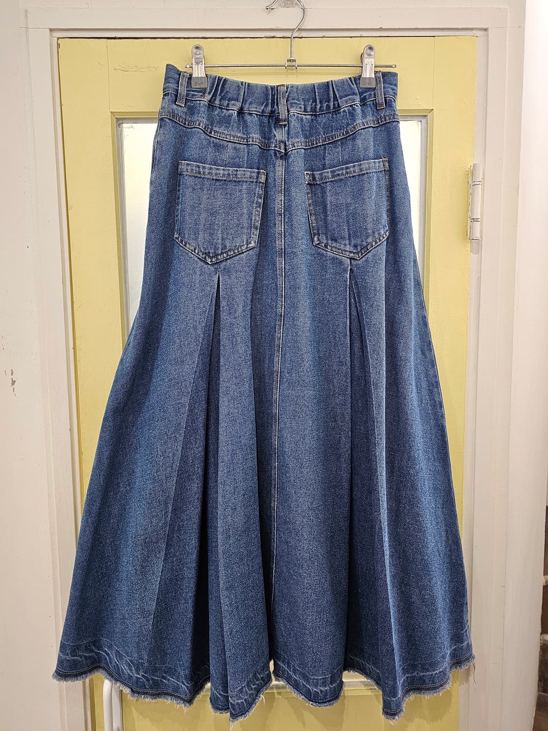 데님 핀턱 언발 롱스커트 상품이미지4