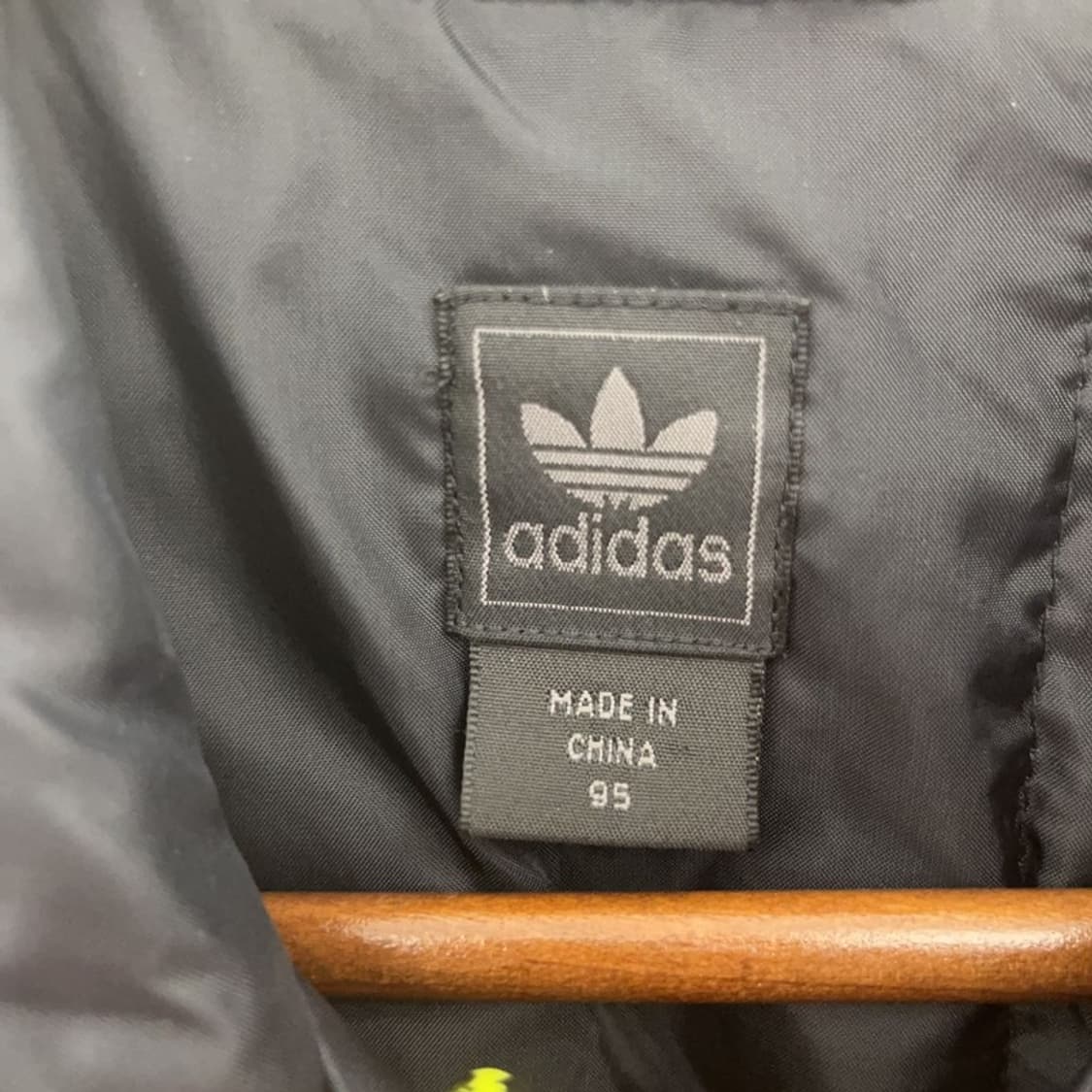 아디다스 흑탭 스펠아웃 윈터 프렌체스카 바시티 자켓 95 C07417 상품이미지5