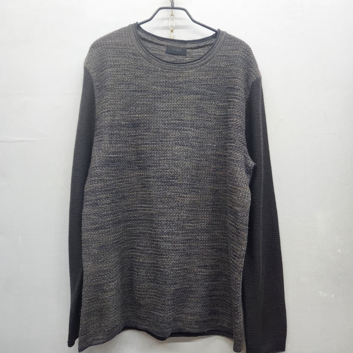한섬 타임 소매 배색 디테일 니트 L 상품이미지1