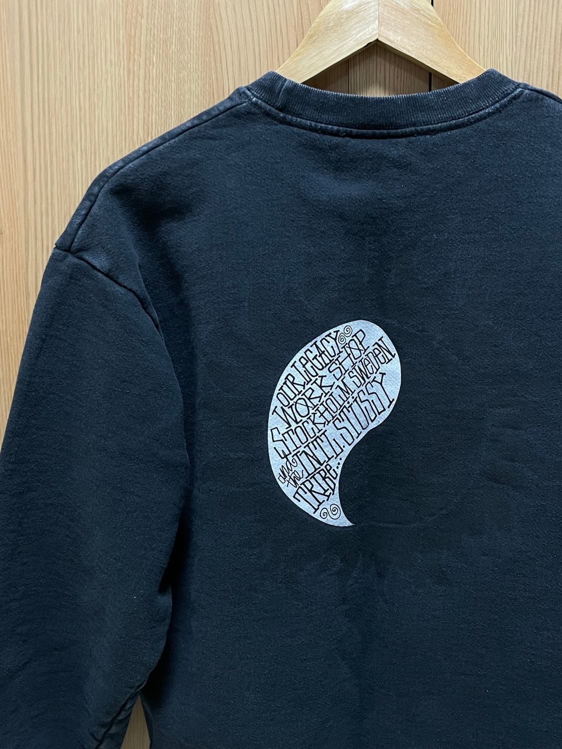 스투시 x 아워레가시 썬 피그먼트 다이드 맨투맨 블랙 s 상품이미지1