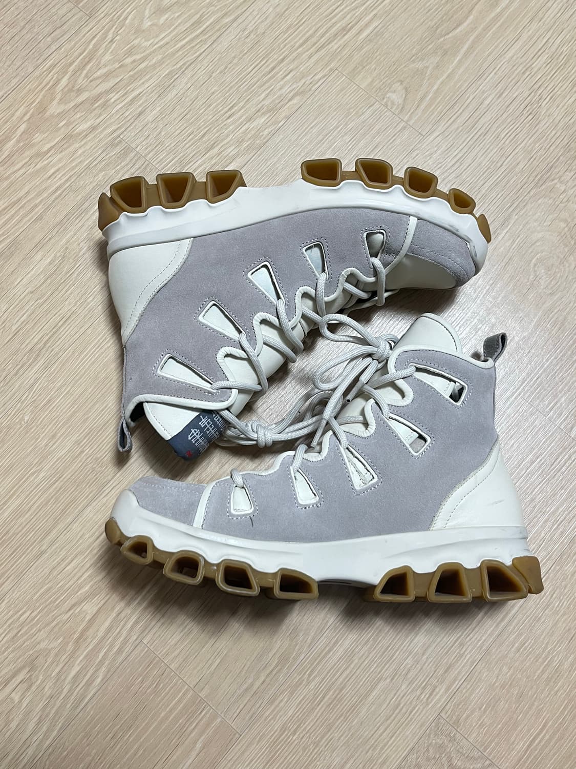 버나드윌헴 x 캠퍼 everest 풀박스 41 상품이미지1