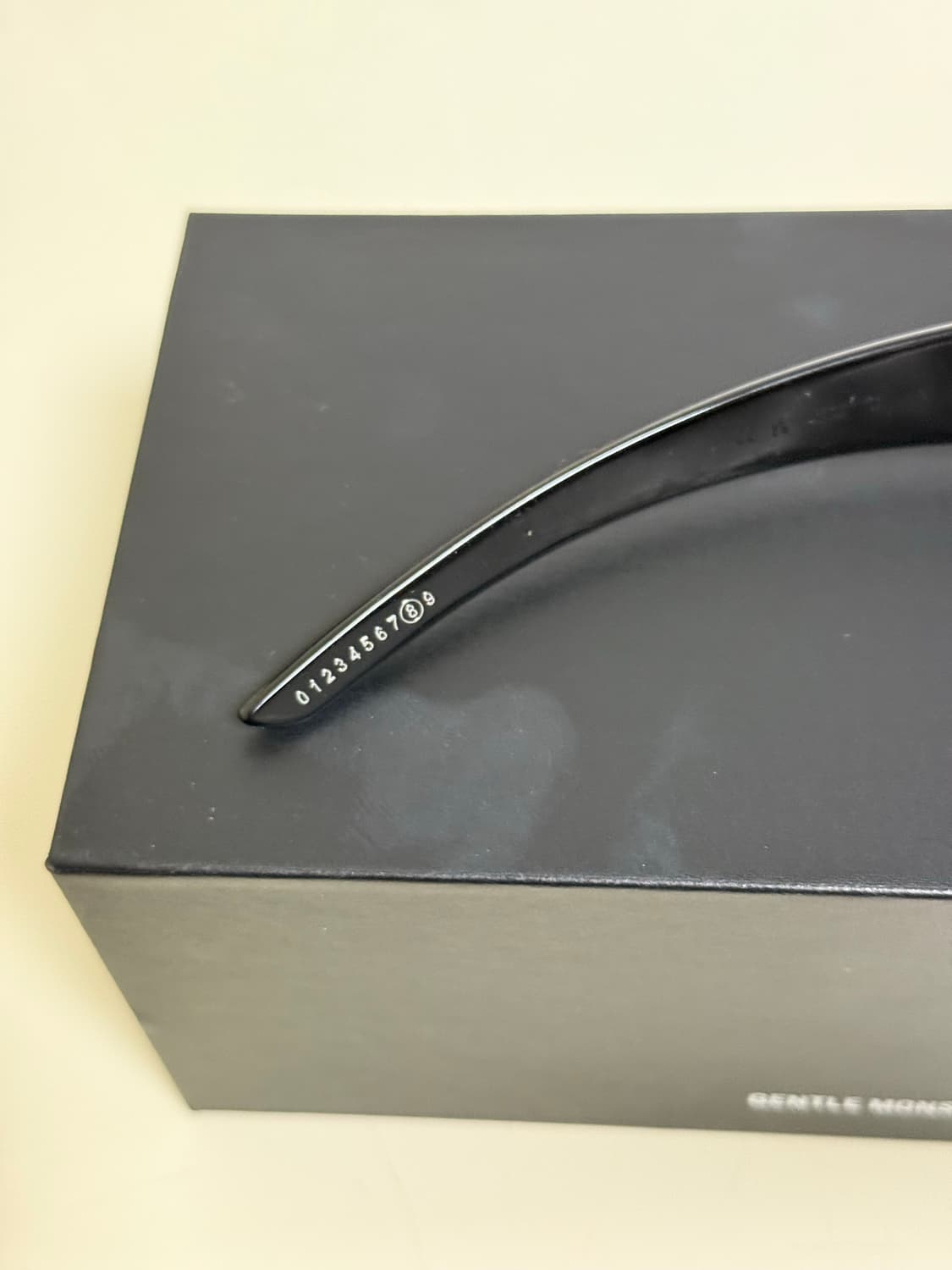 젠틀몬스터 x 마르지엘라 MM203 블랙 상품이미지8