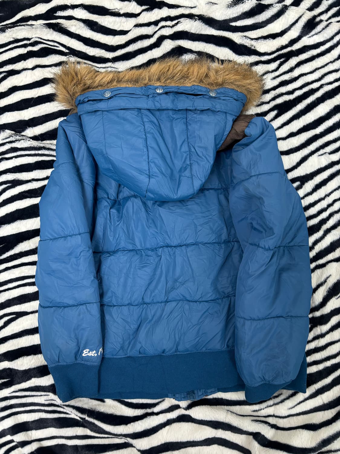 [TC SURF] Y2k Mood Blue Fur Padding 상품이미지10