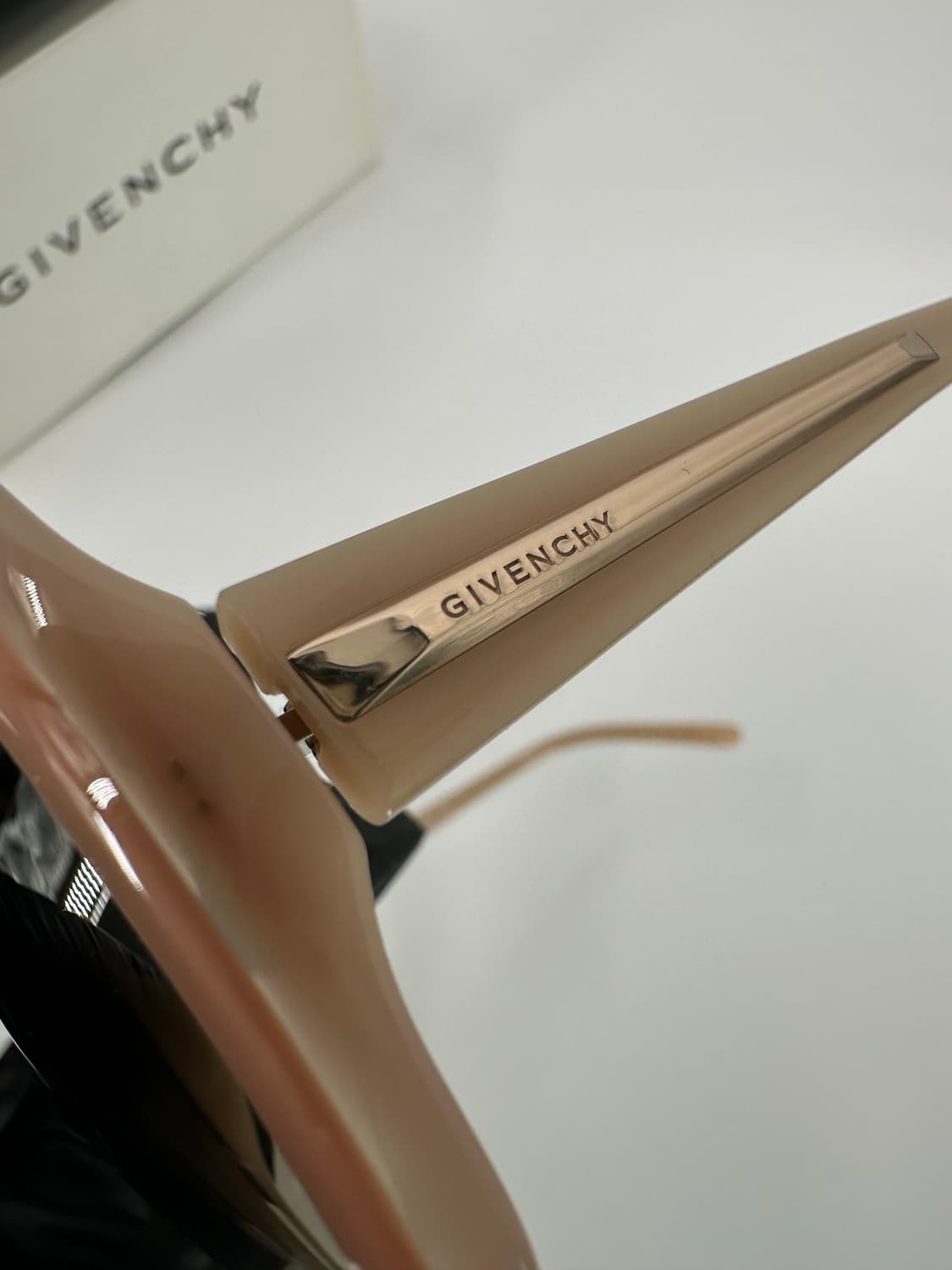 [새상품 무료배송] 정품 지방시 Made in Italy 선글라스 상품이미지2