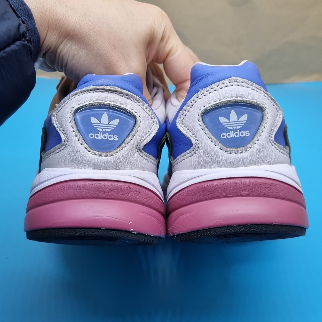 아디다스 팔콘 흰파 운동화 230 상품이미지4