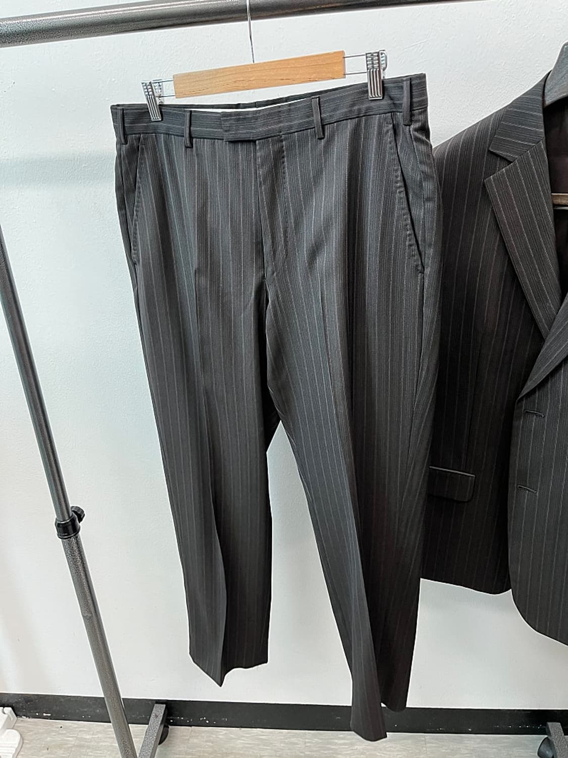 105,35) 제냐 브라운 스트라이프 슈트  상품이미지8