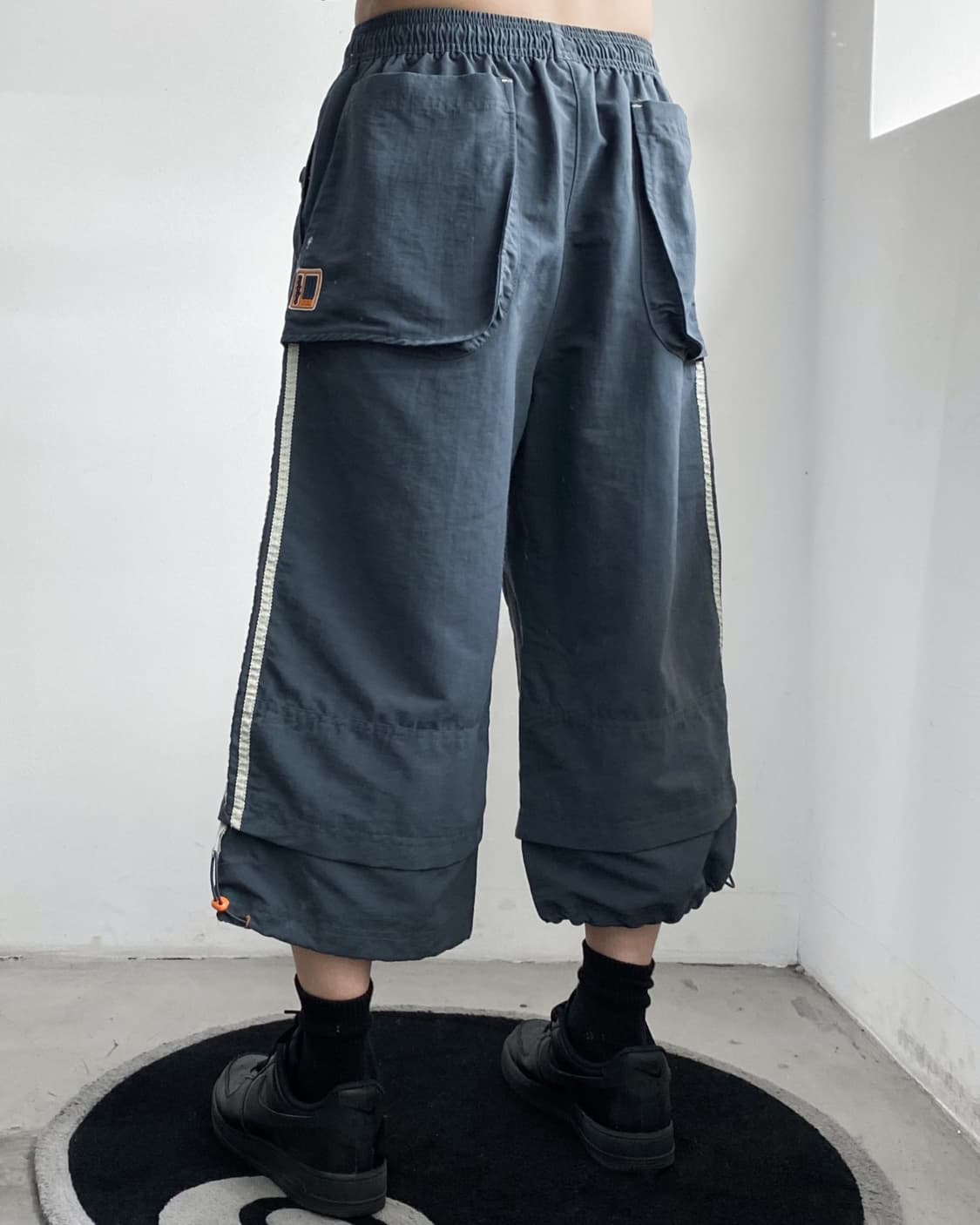 아디다스 Y2K 3스트립 더블니 우븐 카프리 팬츠 상품이미지2
