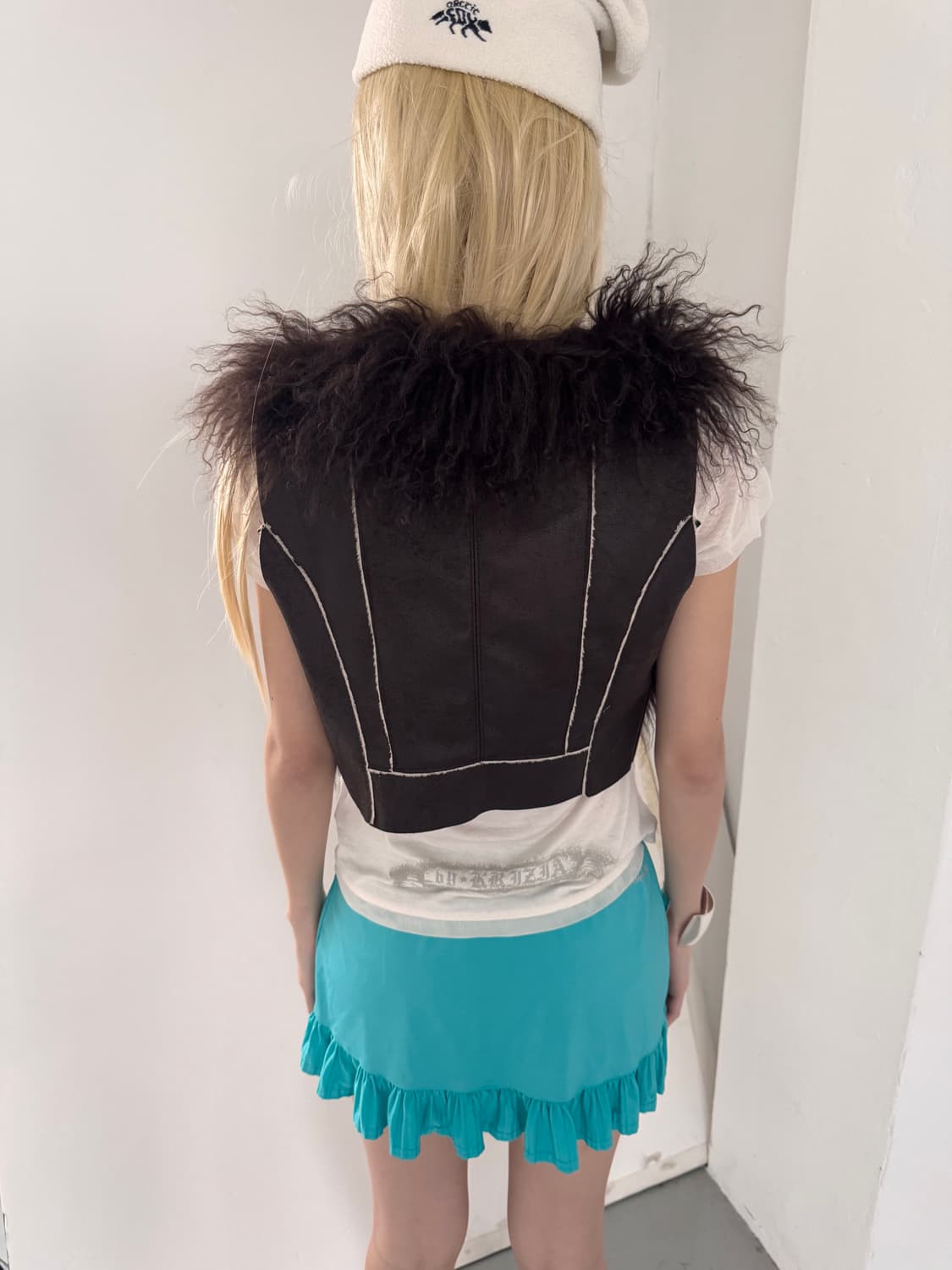 brown furry vest 상품이미지5