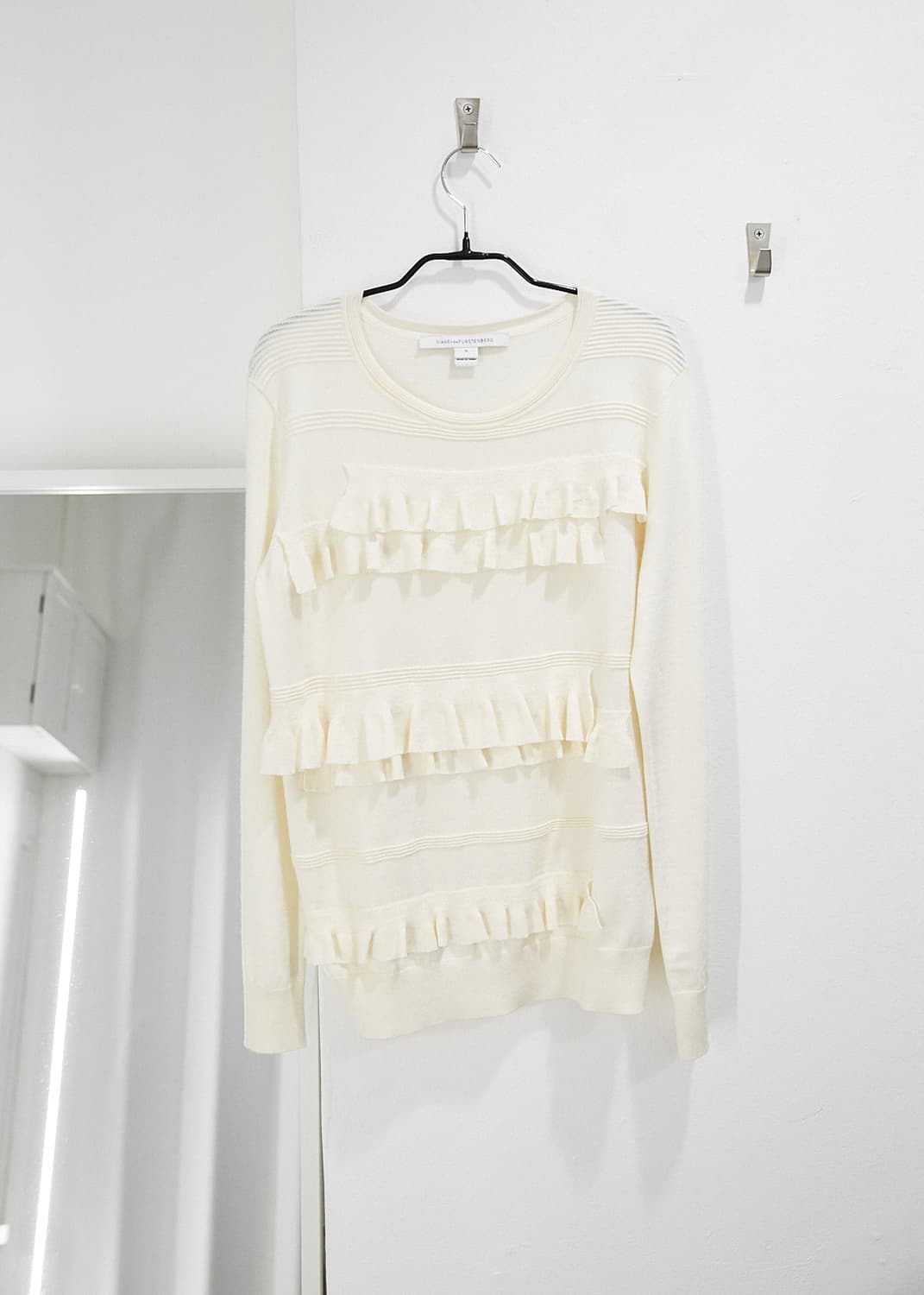 Ruffle Sweater 상품이미지1