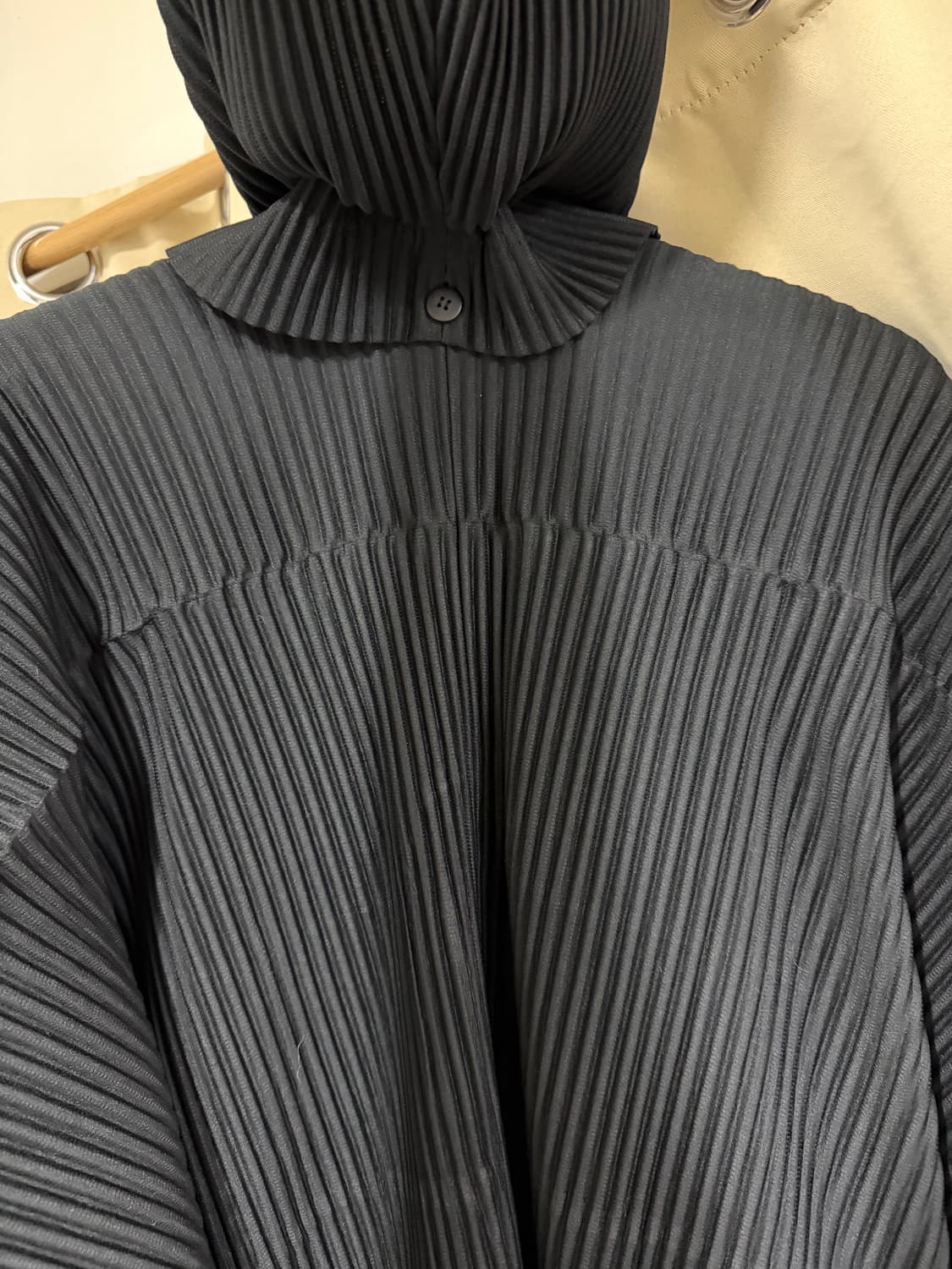 옴므 플리세 이세이 미야케 MC 메이 집업 파카 블랙 상품이미지5