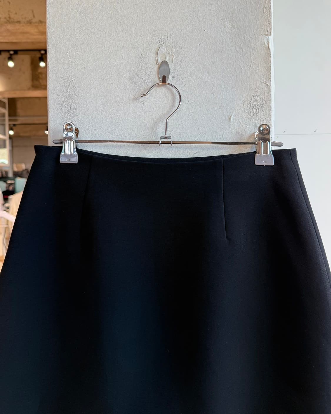 미우미우 블랙 스캘럽 미니스커트  상품이미지6