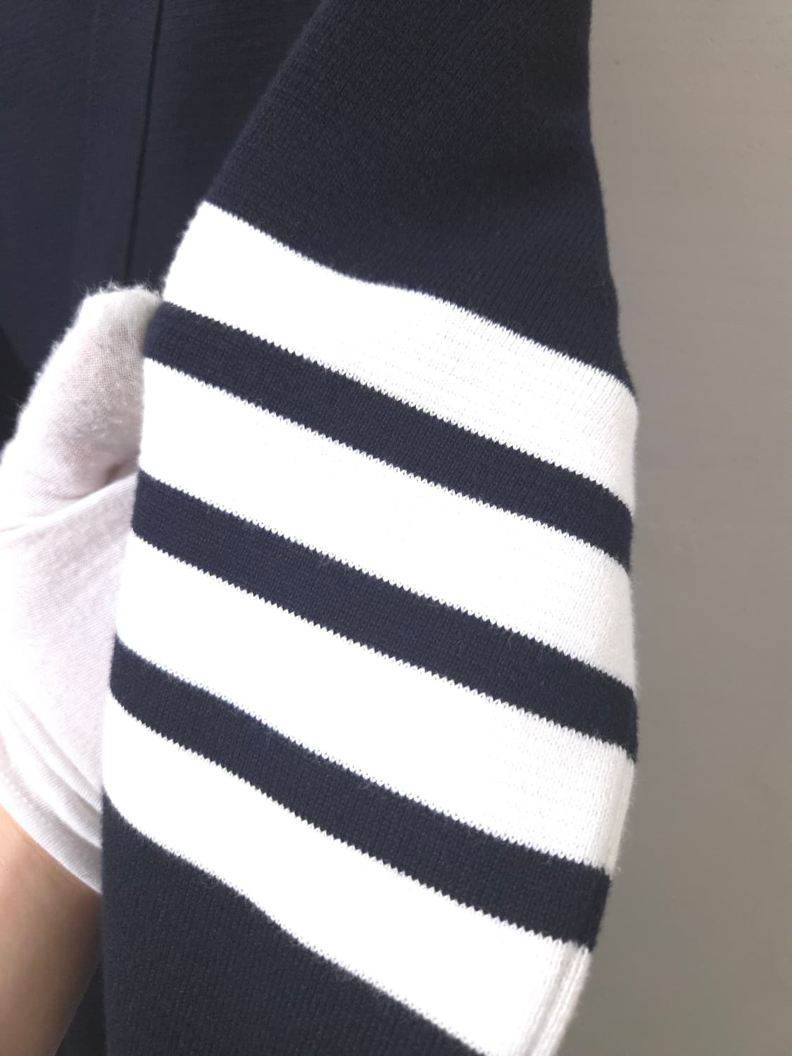 [새상품급] 톰브라운 밀라노스티치 여성 금장 가디건 40 Size 상품이미지6