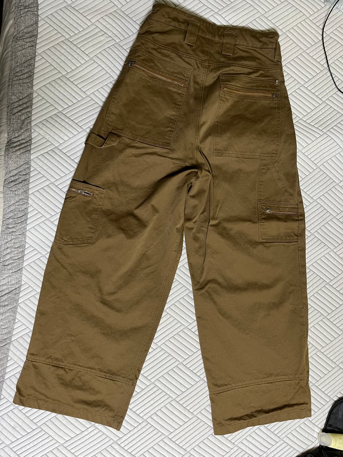 (가격내림) 이에이 카펜터 팬츠 브라운 색상 판매 상품이미지3