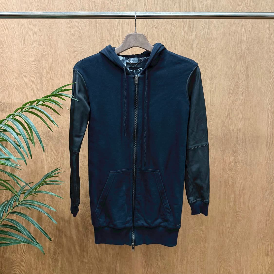 디젤 코튼 후드 집업 레더 슬리브 배색 디테일 로고 장식 디테일 네이비 상품이미지1