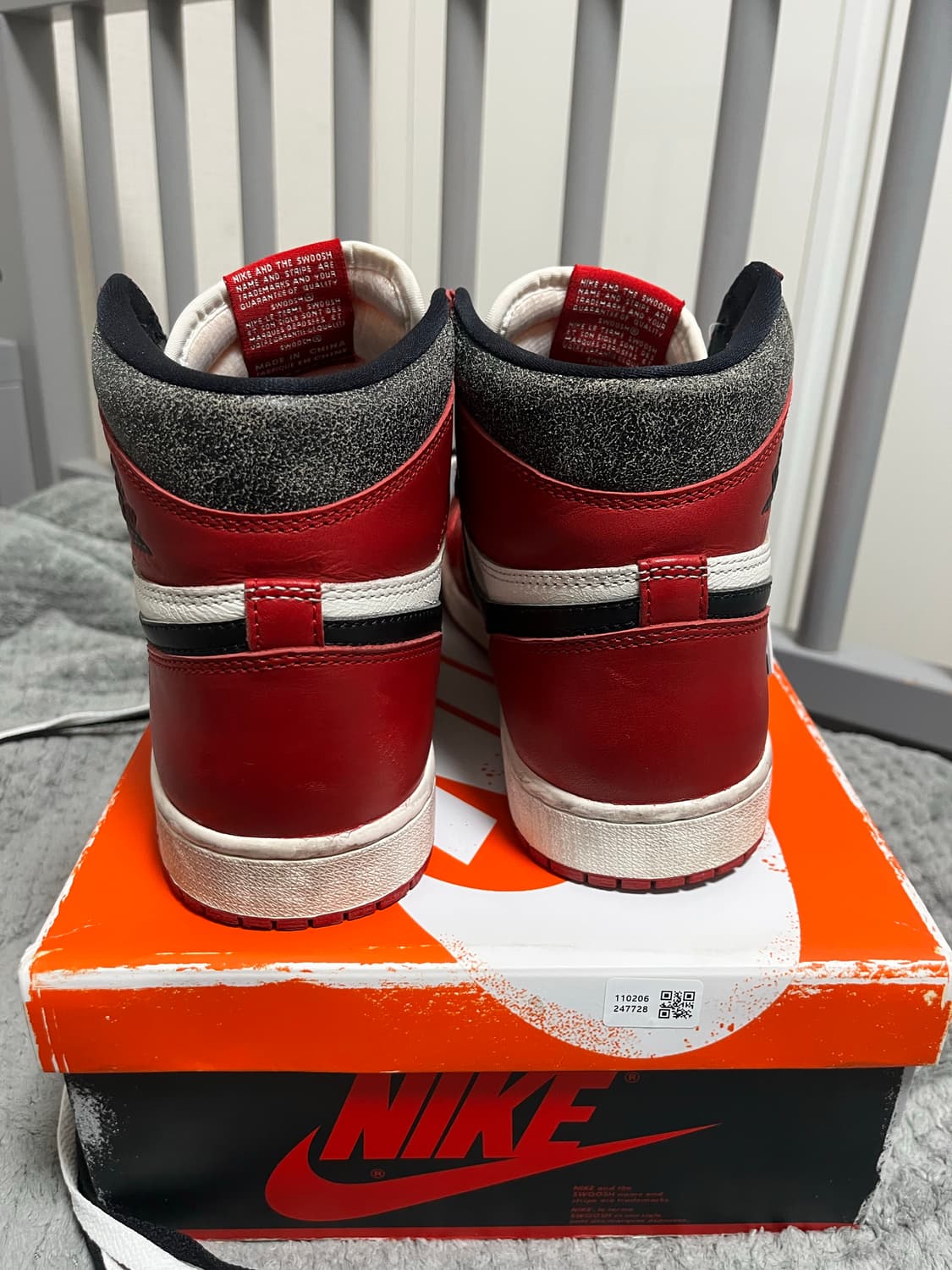 (270) 조던 1 레트로 하이 OG 시카고 2022 상품이미지4