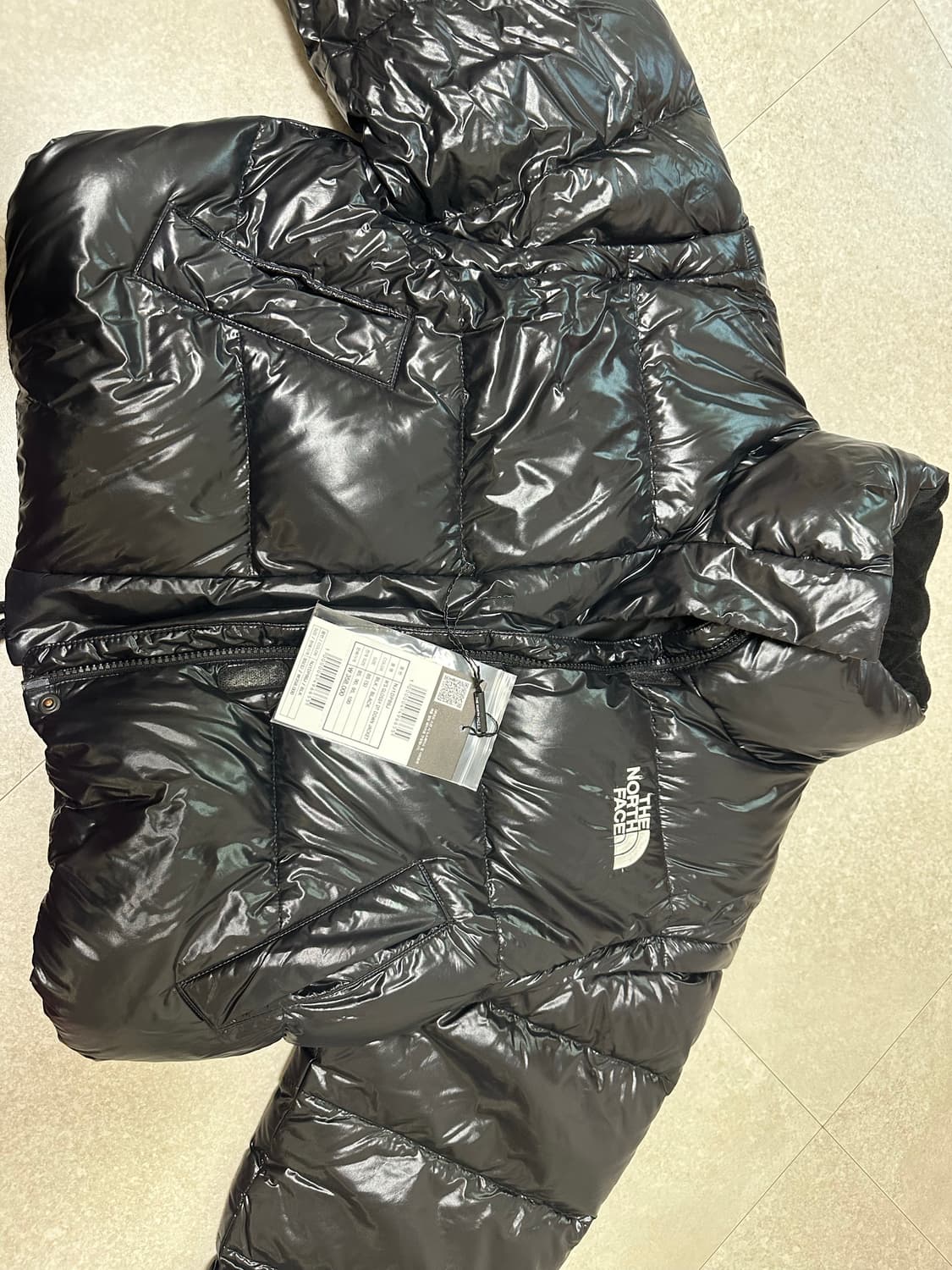 (W) 노스페이스 화이트 라벨 글로시 디테처블 다운 자켓 블랙 상품이미지3