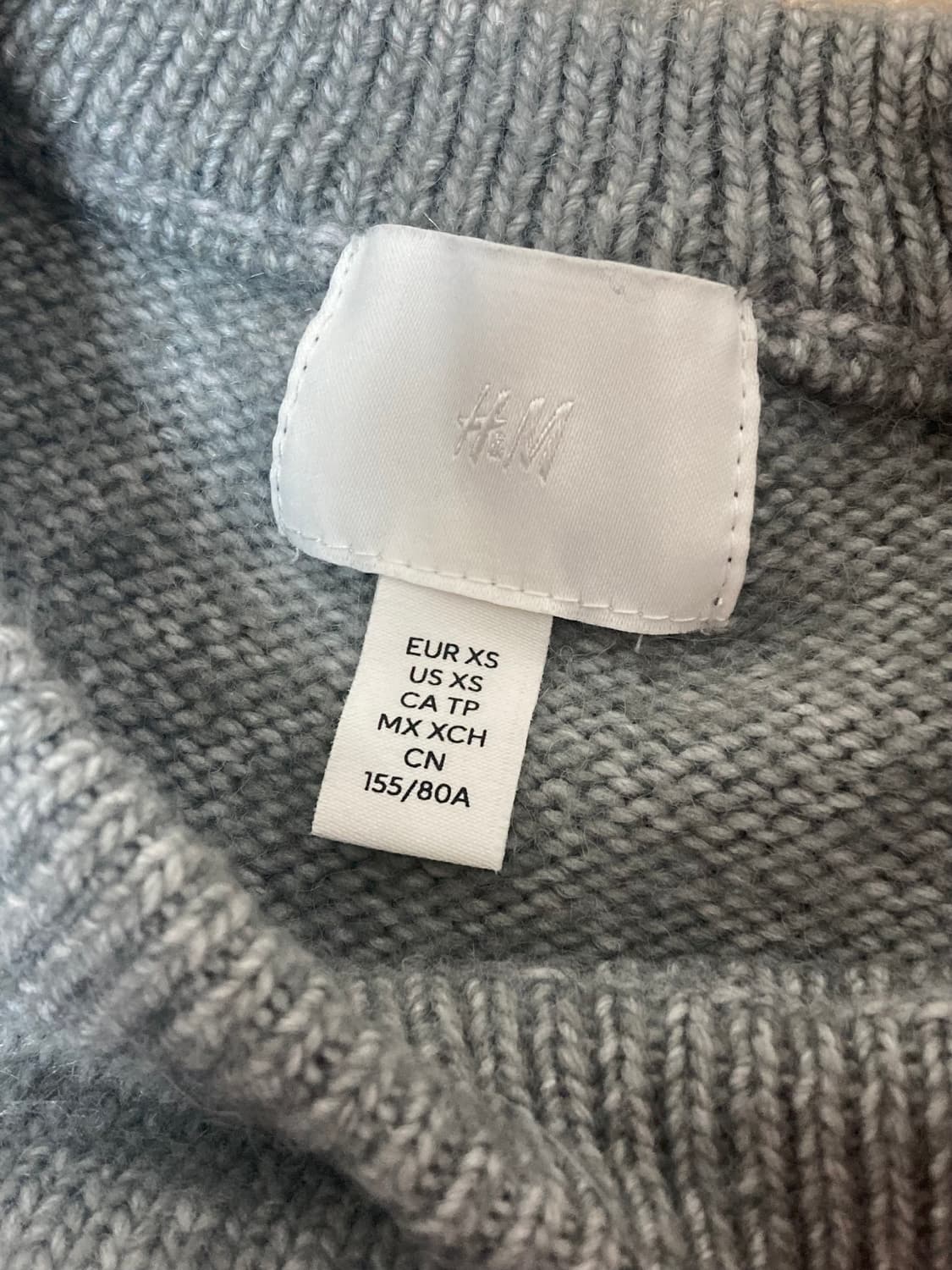 h&m 버튼 니트 상품이미지5