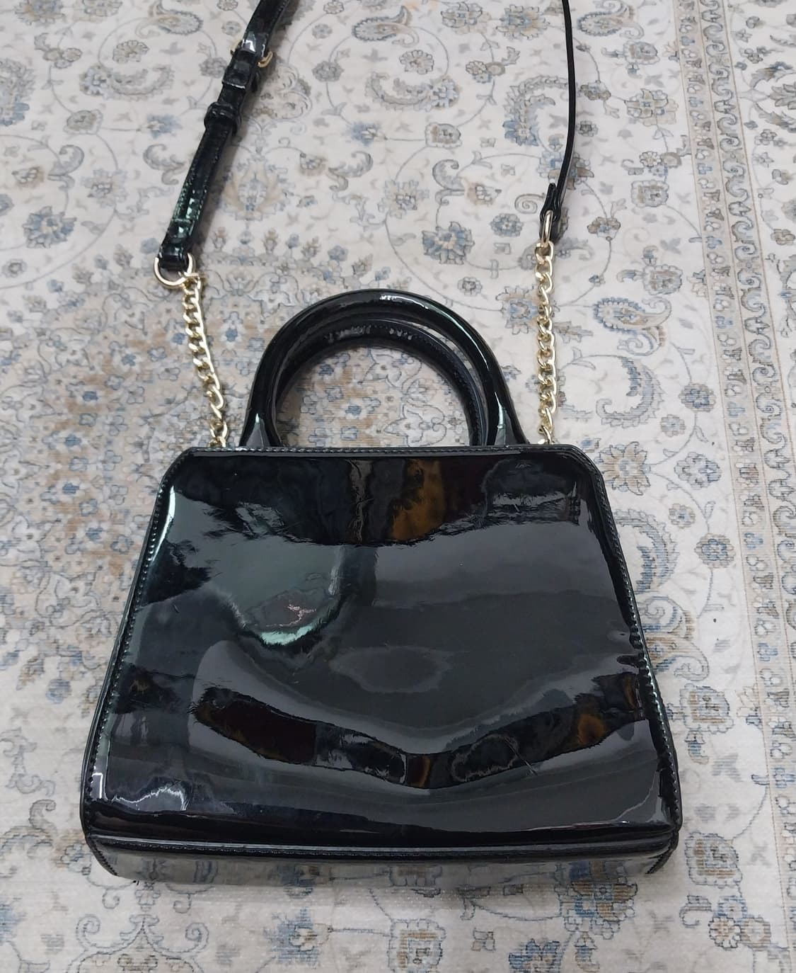 폴스부띠끄 에나멜 크로스백 상품이미지1