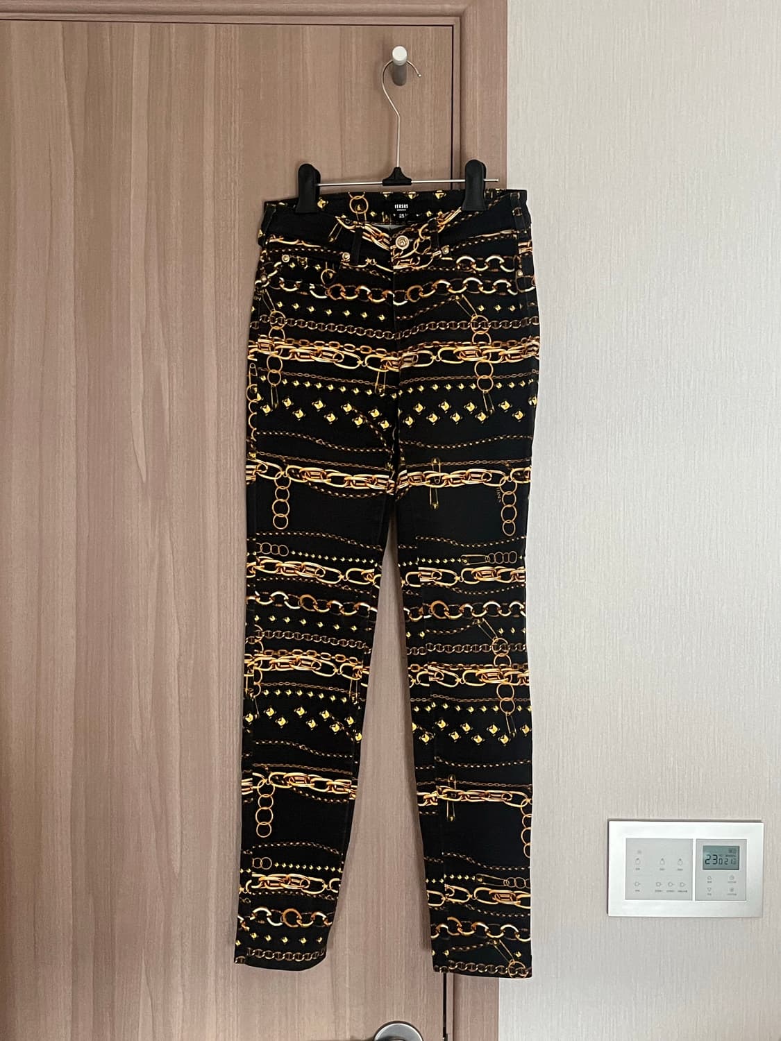 Versus Versace. 체인 바지 상품이미지1