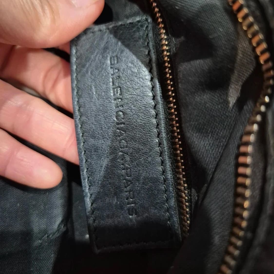 발렌시아가 모터백 시티백 블랙 상품이미지7