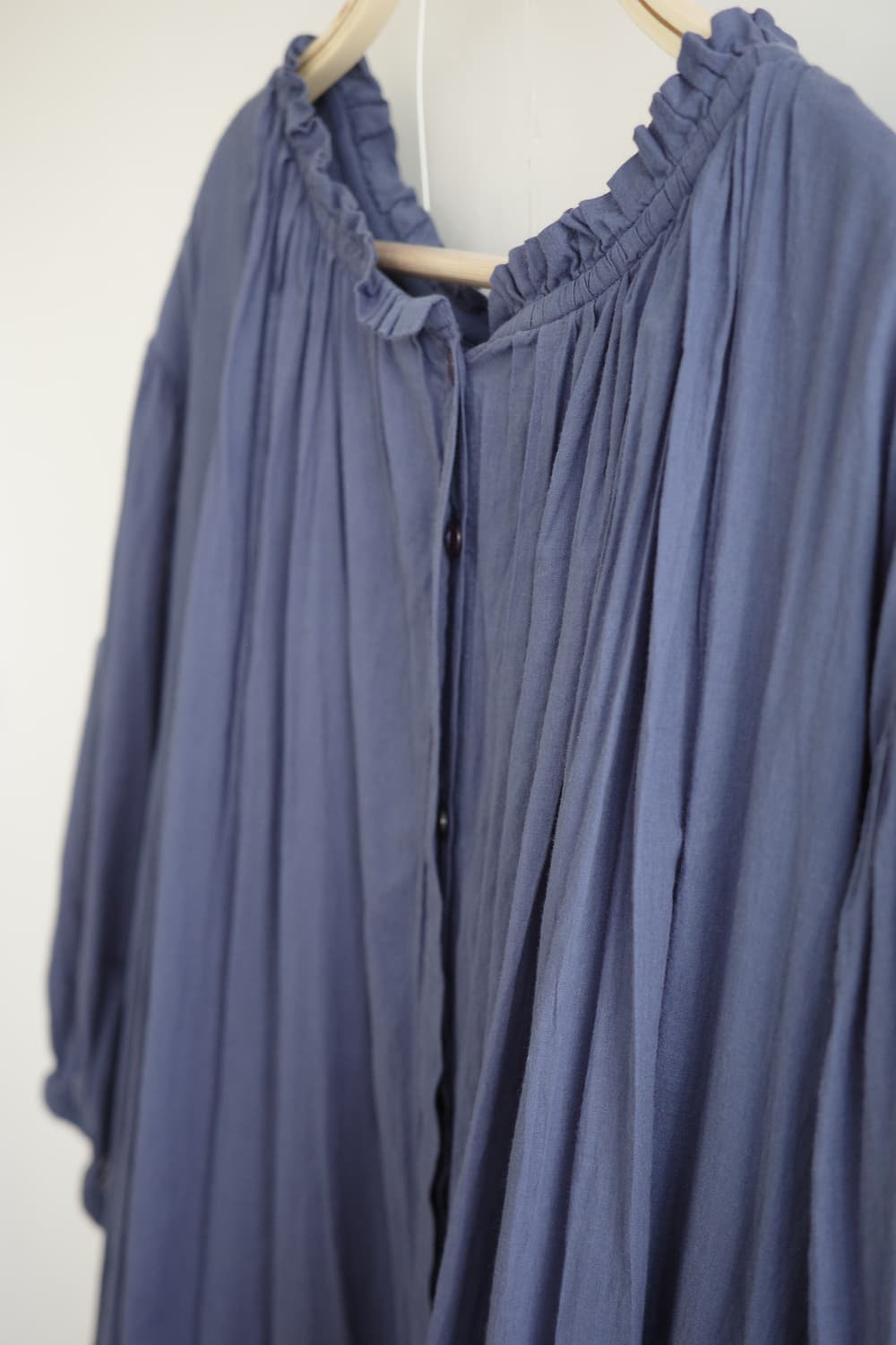 wordtrobe
• 딥블루 아사면 샤링 롱 원피스 상품이미지8