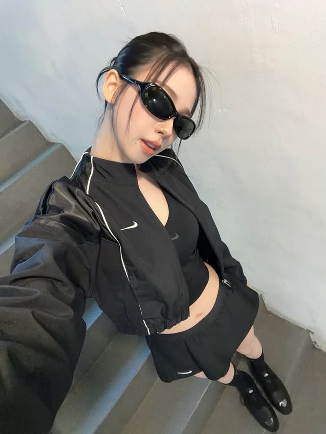 (L)(새상품)나이키 바람막이 우먼스 카리나 크롭 트랙 자켓 블랙 화이트 상품이미지1