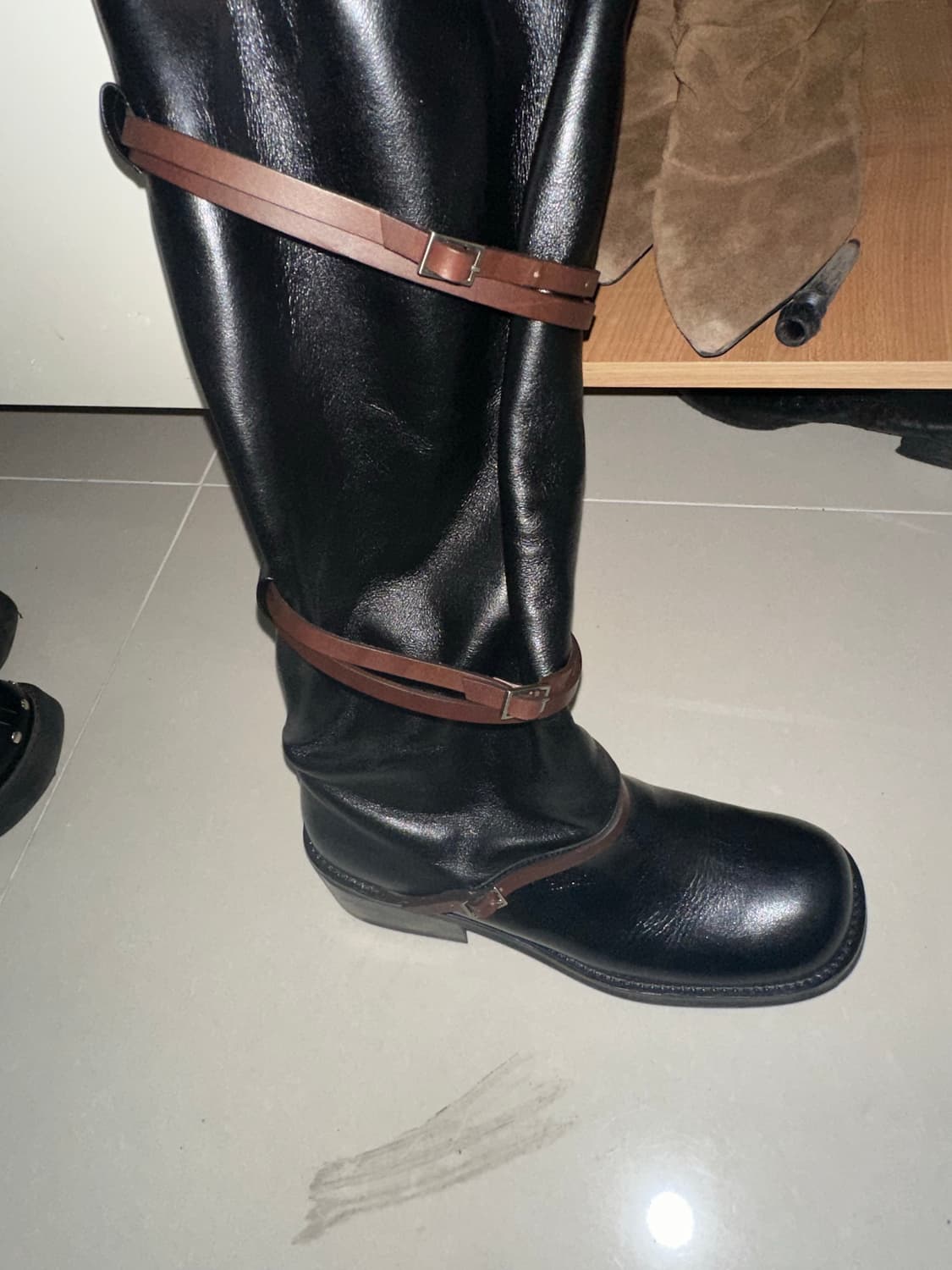 단종))풀박)) 아모멘토 25FW Belt Long Boots 240 상품이미지8