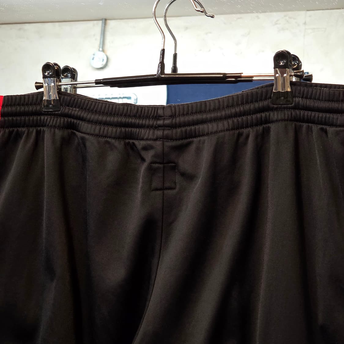 아디다스 블랙 앤 레드 트랙 팬츠 상품이미지6