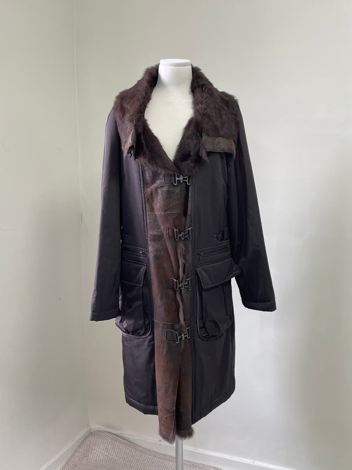 스피치오 래빗퍼 트리밍 더블 훅 롱 코트 J04016 상품이미지1