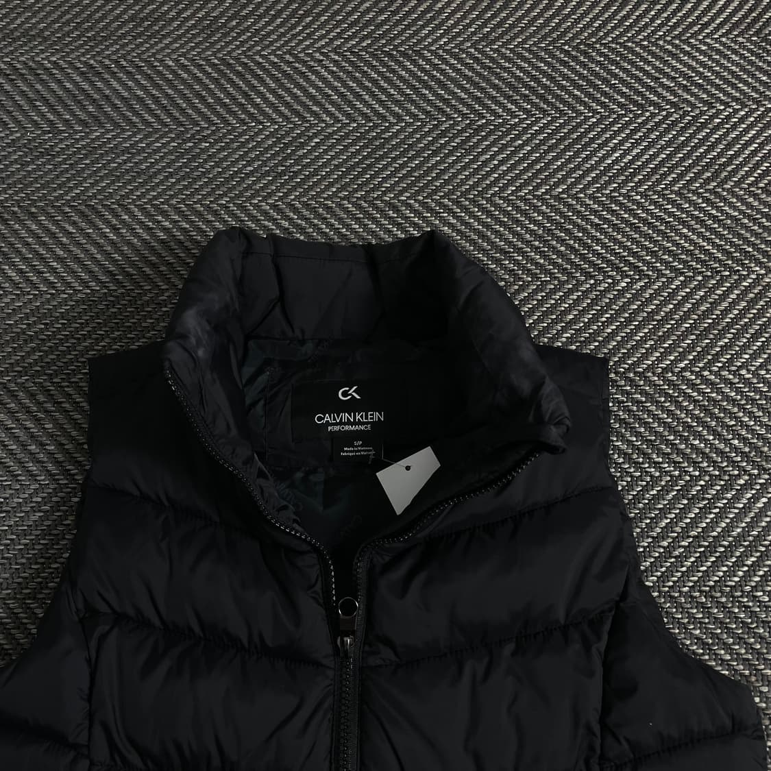 캘빈클라인 미니멀 경량 패딩 조끼 블랙o 3407 상품이미지6