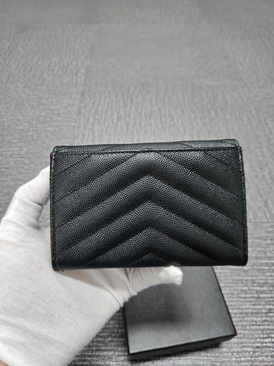 [특가][정품] 입생로랑 엔벨로프 반지갑 상품이미지2