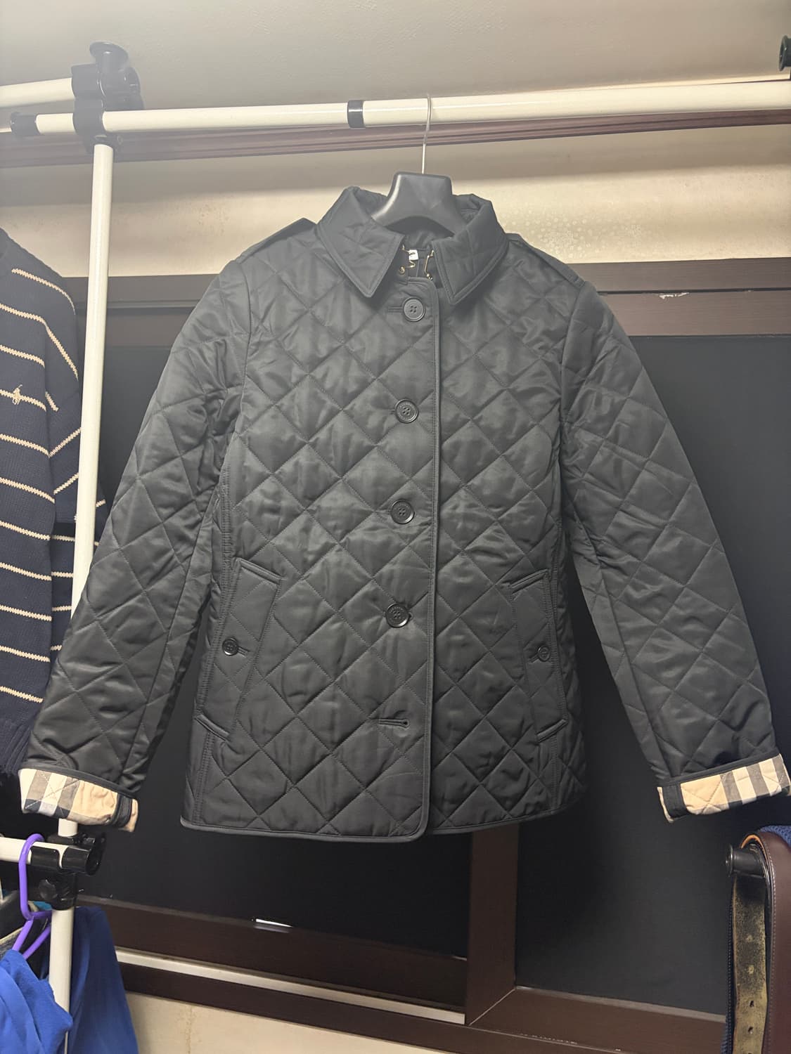 버버리 프랭크비 블랙 퀼팅 자켓 M 새제품 상품이미지1