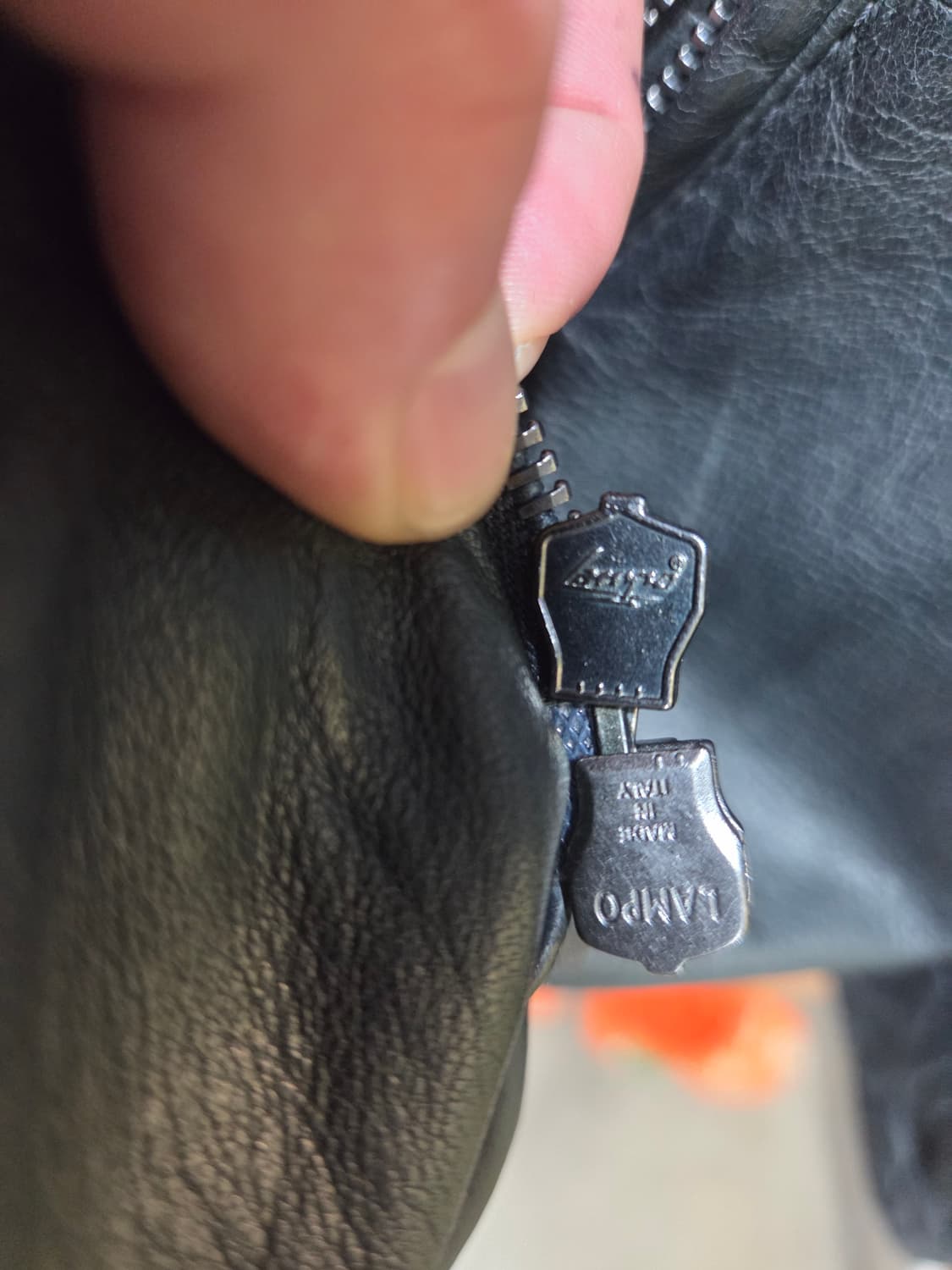 아르마니 비대칭 가죽 코트 상품이미지8