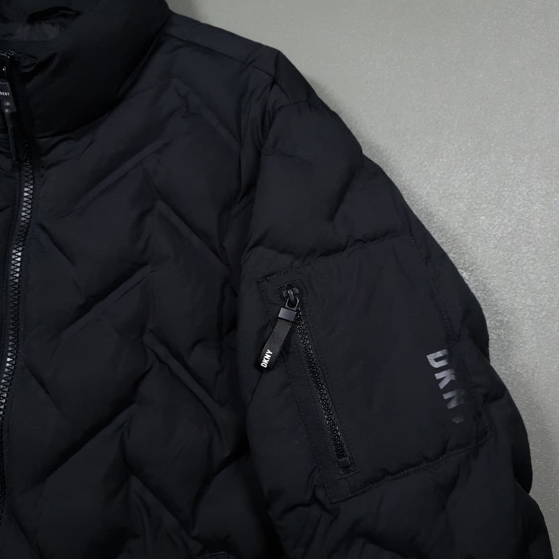 실측 XL) DKNY 울트라로프트 퀼팅 패딩 점퍼 블랙 상품이미지3