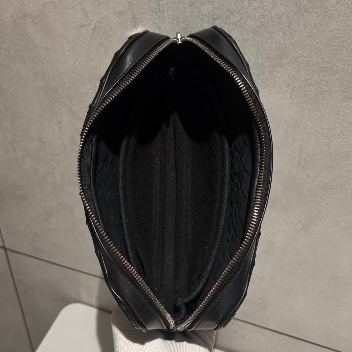 보테가베네타 인트레치아토 스탠딩 스트랩 클러치백 상품이미지6