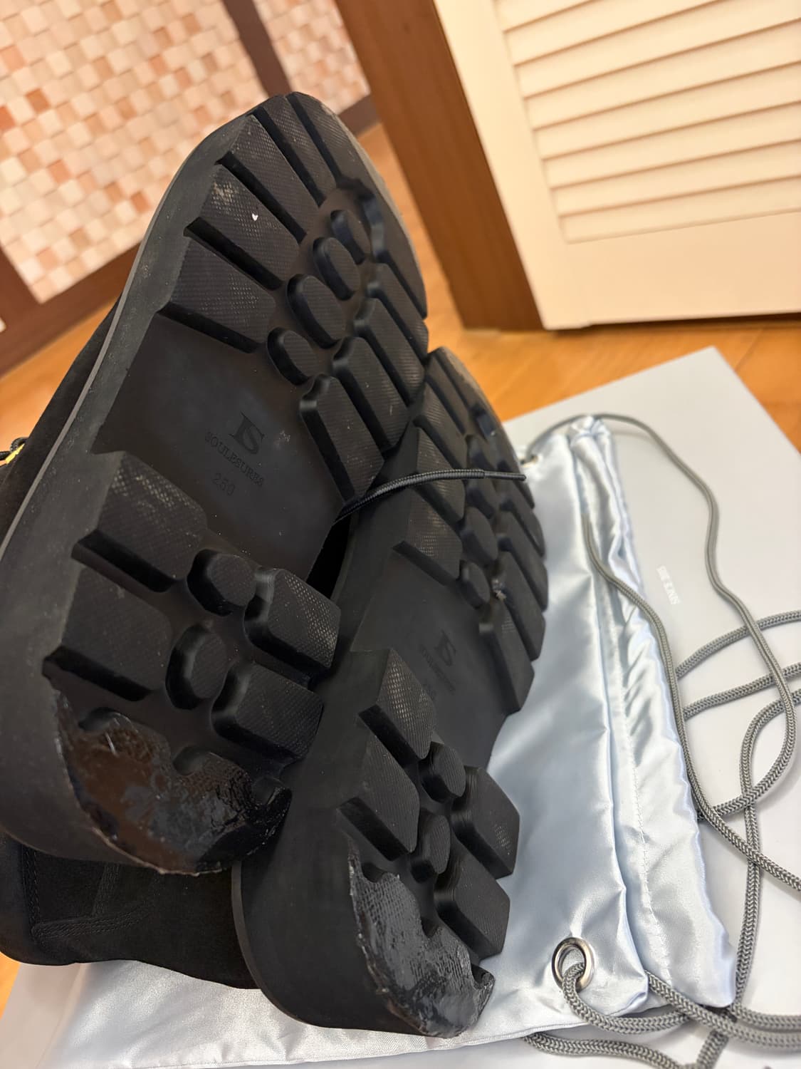 쏘유레슈어 벨루가 250 상품이미지5