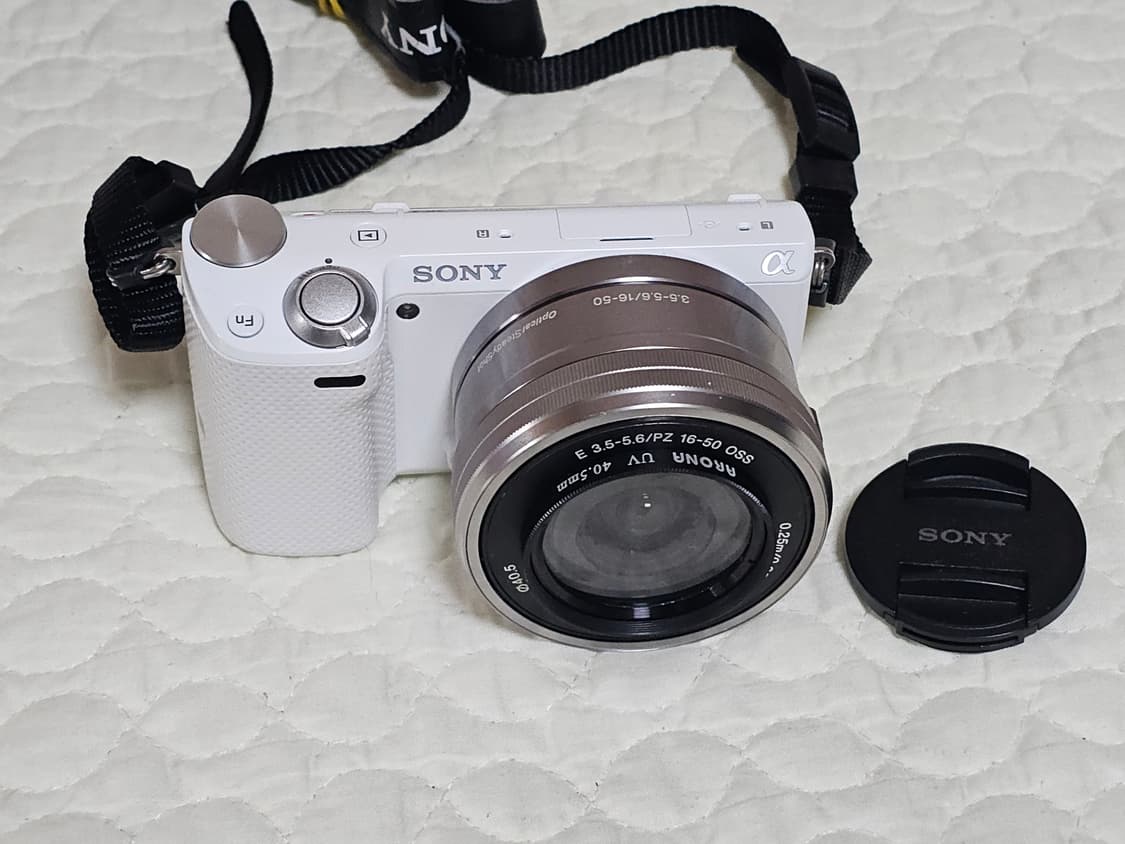 소니 NEX-5T 미러리스 카메라 상품이미지1