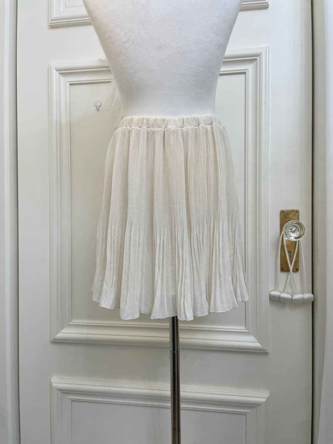 OZOC ivory slim pleats banding mini skir 상품이미지4