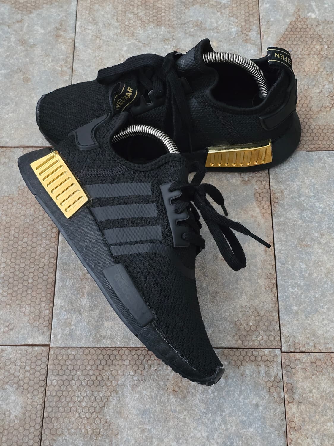 (225)아디다스 nmd r1 블랙 골드 상품이미지6